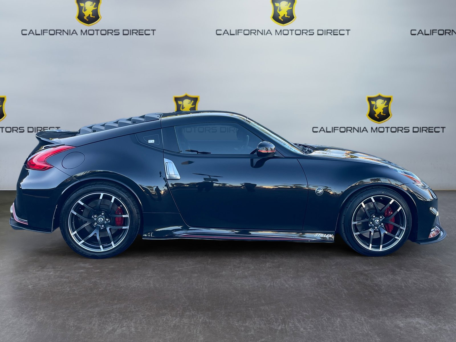 Used 2015 Nissan 370Z NISMO image 6