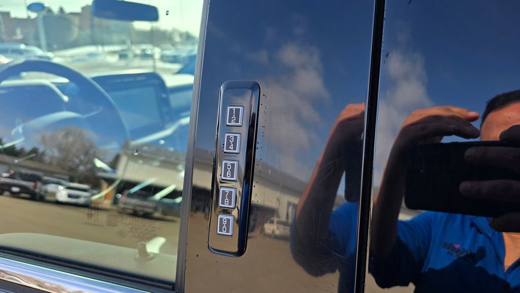 Used 2023 Ford F150 Lariat w/ FX4 Off-Road Package image 12