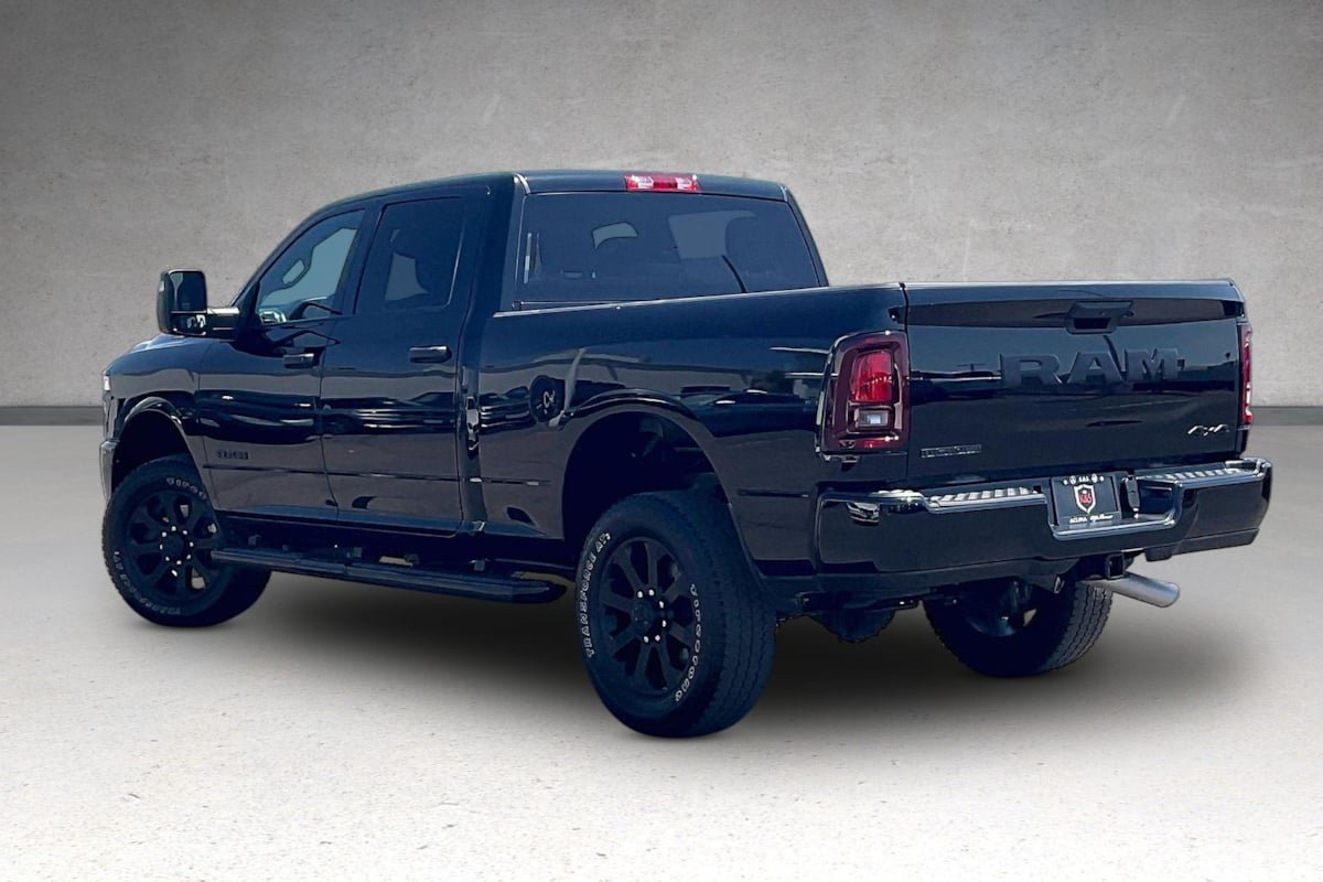 Used 2025 RAM 2500 Big Horn AWD/4WD image 35