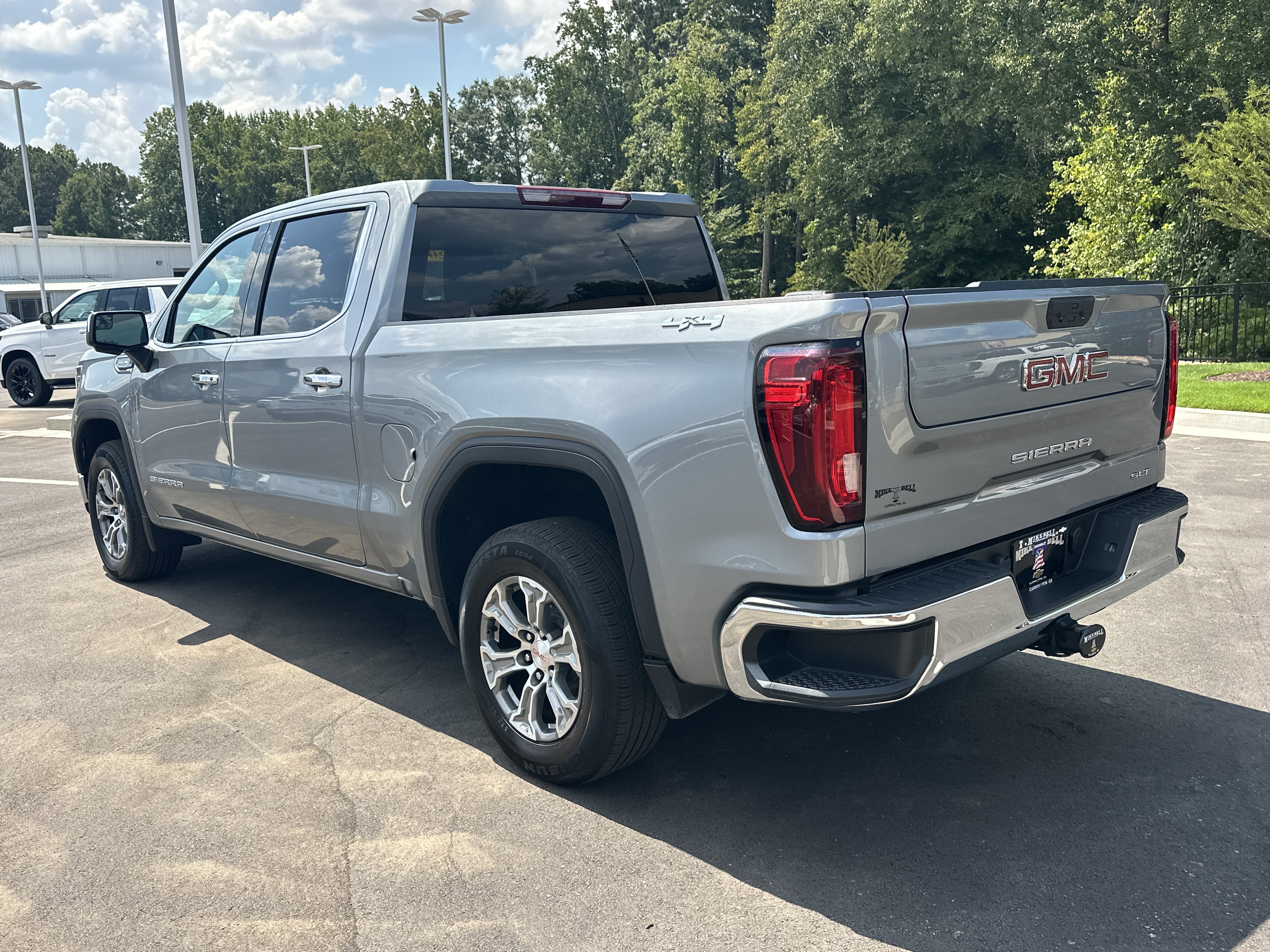 Used 2025 GMC Sierra 1500 SLT AWD/4WD image 6