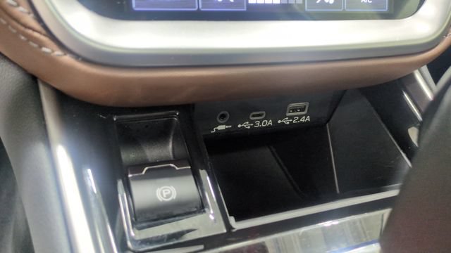 Used 2025 Subaru Outback Touring AWD/4WD image 32