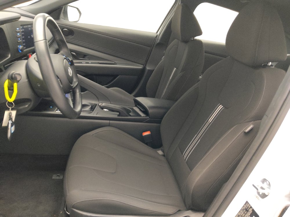 Used 2025 Hyundai Elantra Sport image 17