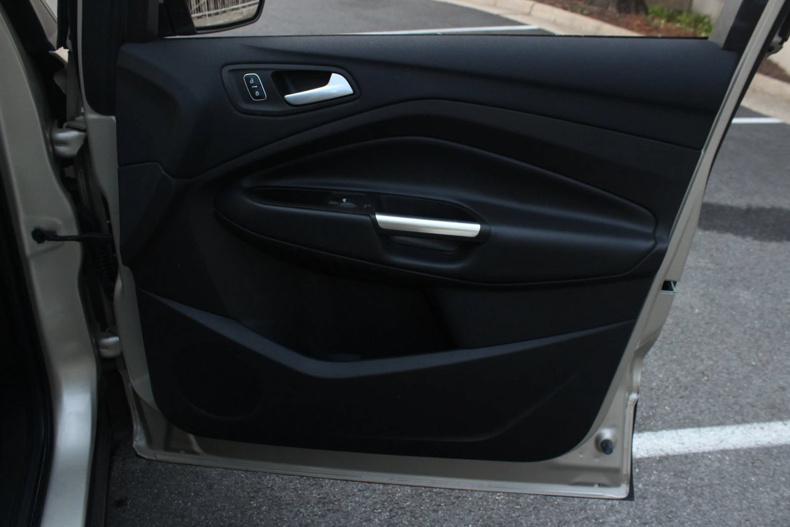 Used 2017 Ford Escape SE w/ SE Cold Weather Package FWD image 26