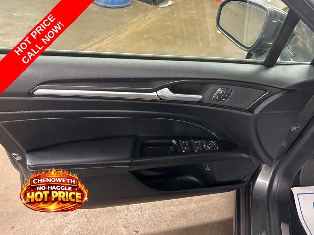 Used 2019 Ford Fusion Titanium FWD image 11