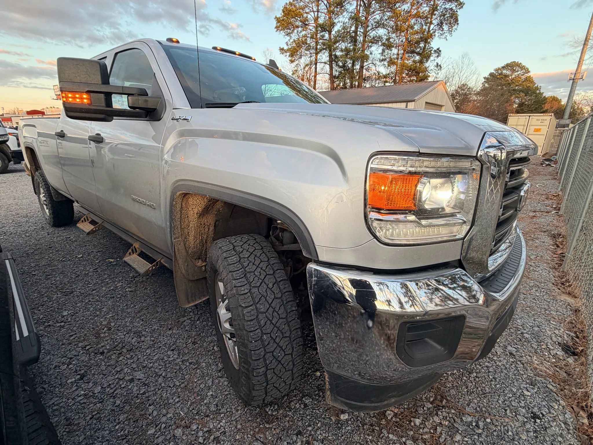 Used 2019 GMC Sierra 2500 4x4 Crew Cab image 3
