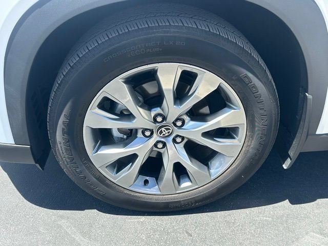 Used 2025 Toyota Grand Highlander AWD image 14