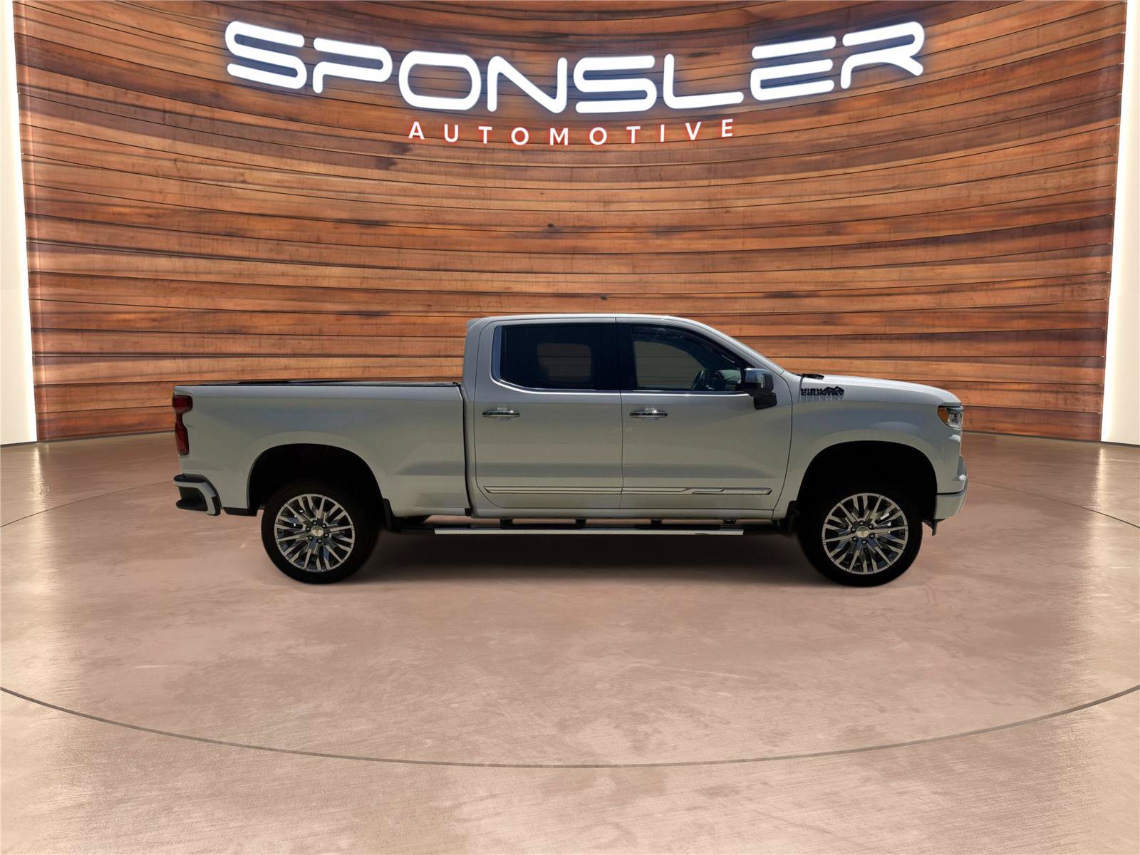 Used 2025 Chevrolet Silverado 1500 High Country w/ High Country Premium Package AWD/4WD image 8