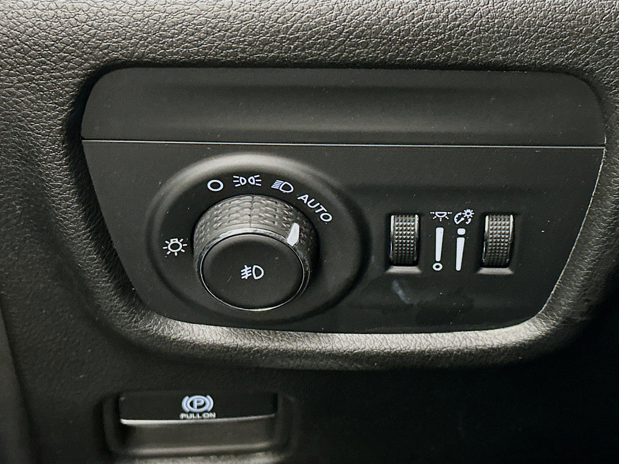 Used 2023 Jeep Grand Cherokee L Limited AWD/4WD image 17