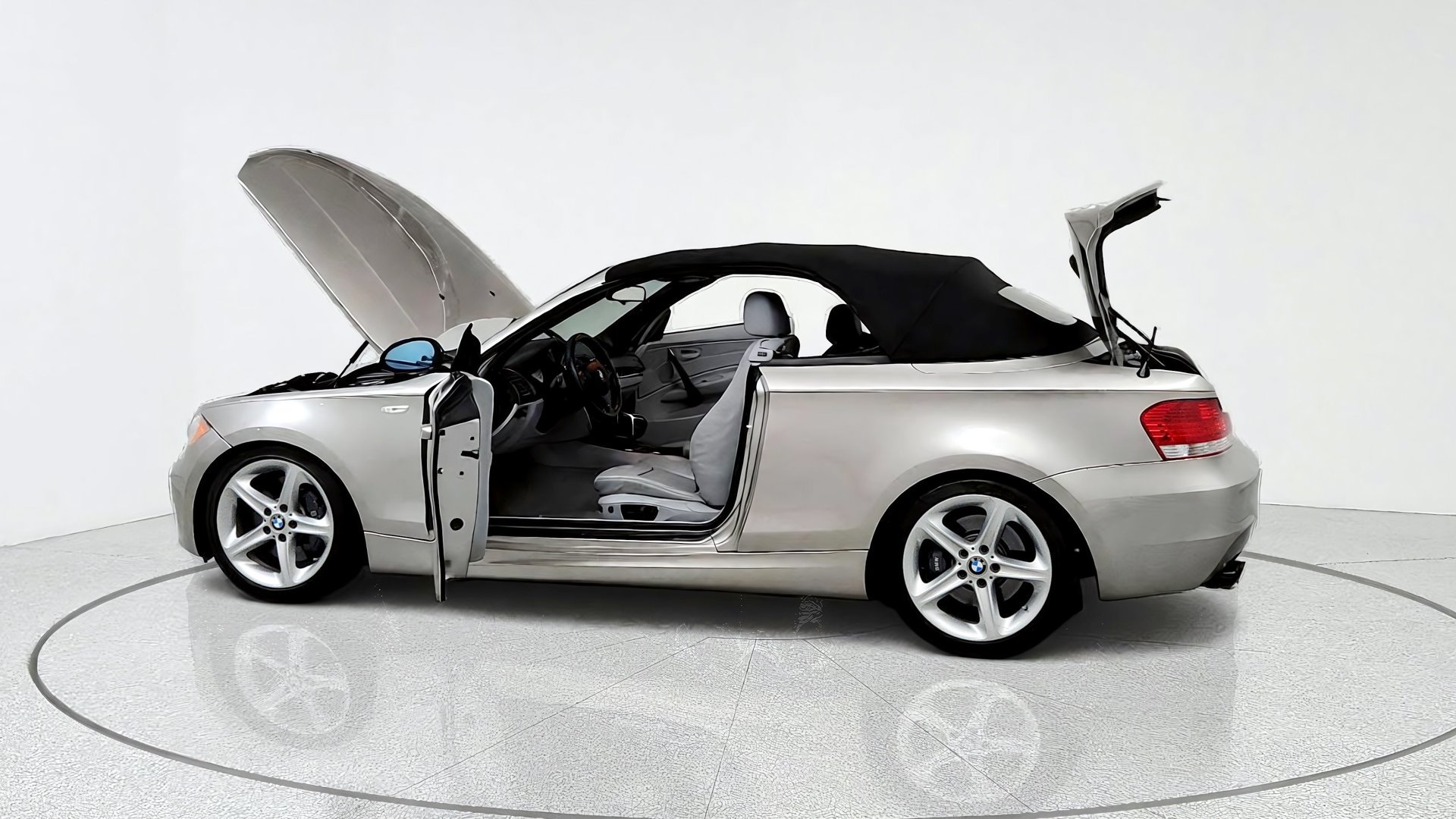 Used 2008 BMW 135i Convertible RWD image 10