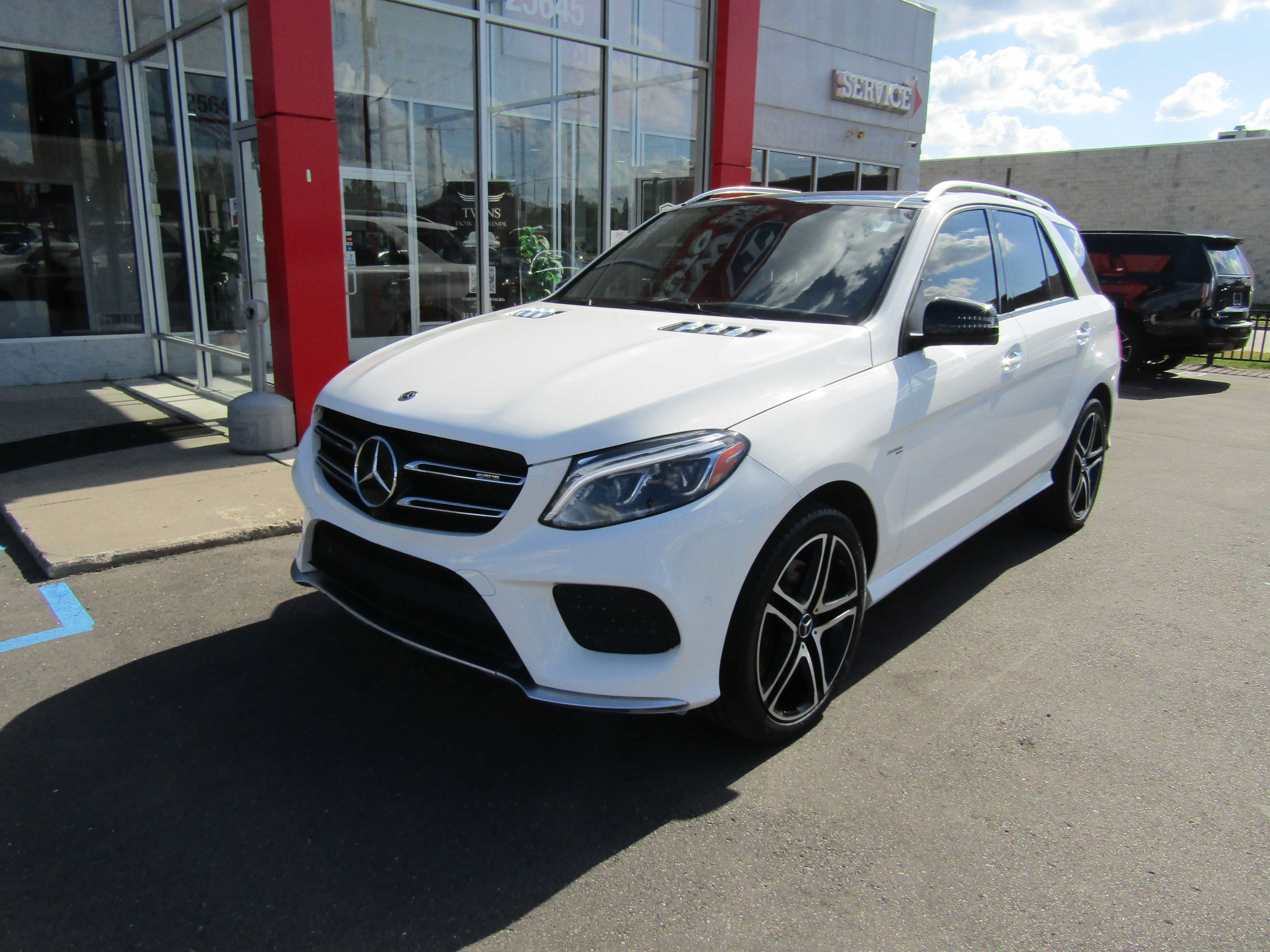 Used 2018 Mercedes-Benz GLE 43 AMG 4MATIC w/ Premium 3 Package image 2