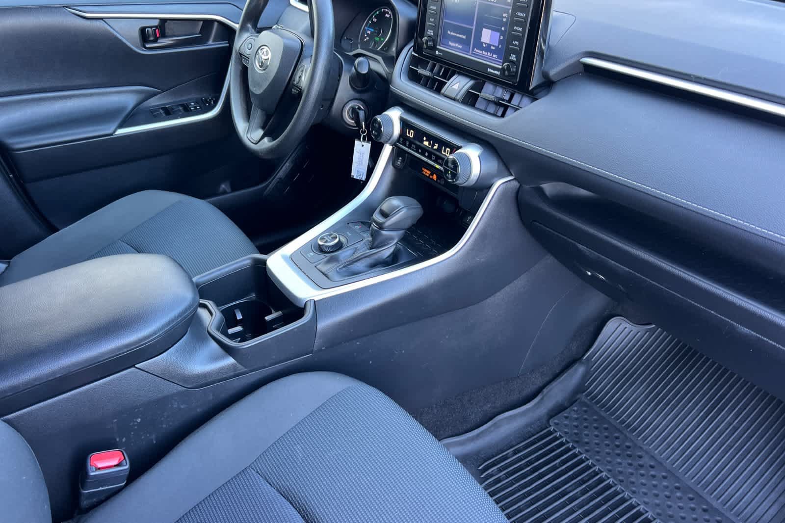 Certified 2022 Toyota RAV4 LE AWD/4WD image 17