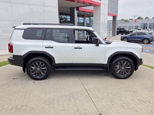 New 2027 Toyota Land Cruiser w/ Premium Package AWD/4WD image 14