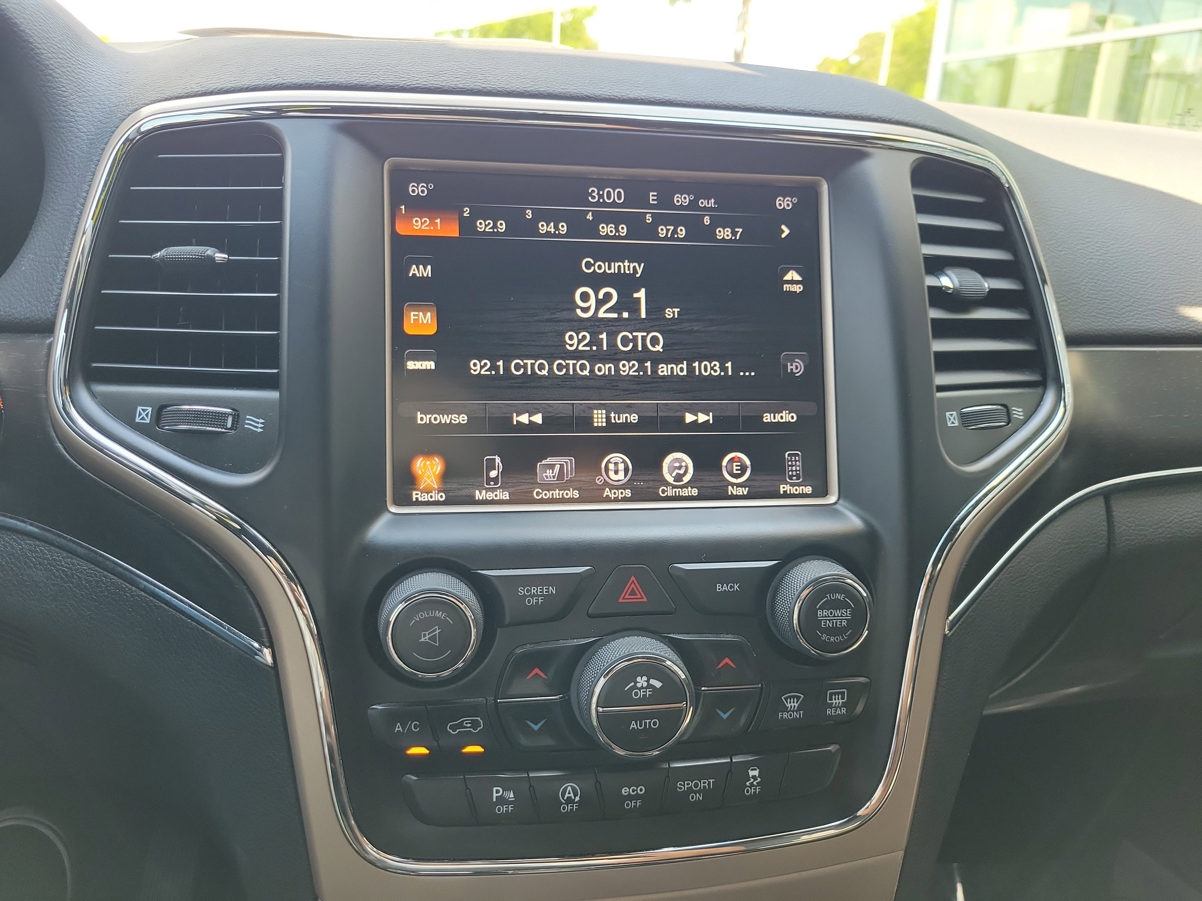 Used 2017 Jeep Grand Cherokee Limited AWD/4WD image 21