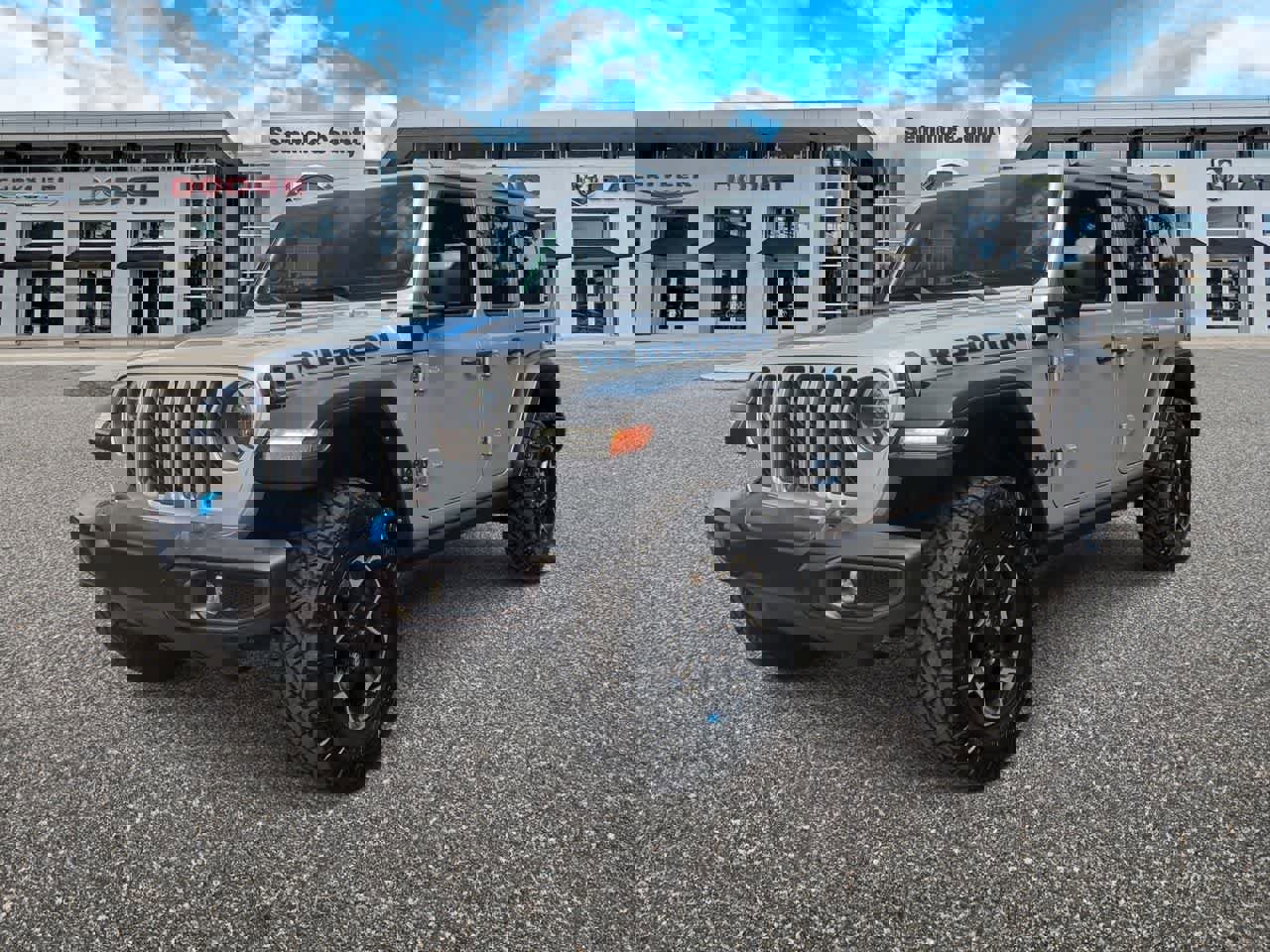 Used 2022 Jeep Wrangler Unlimited Rubicon 4xe w/ Safety Group image 4