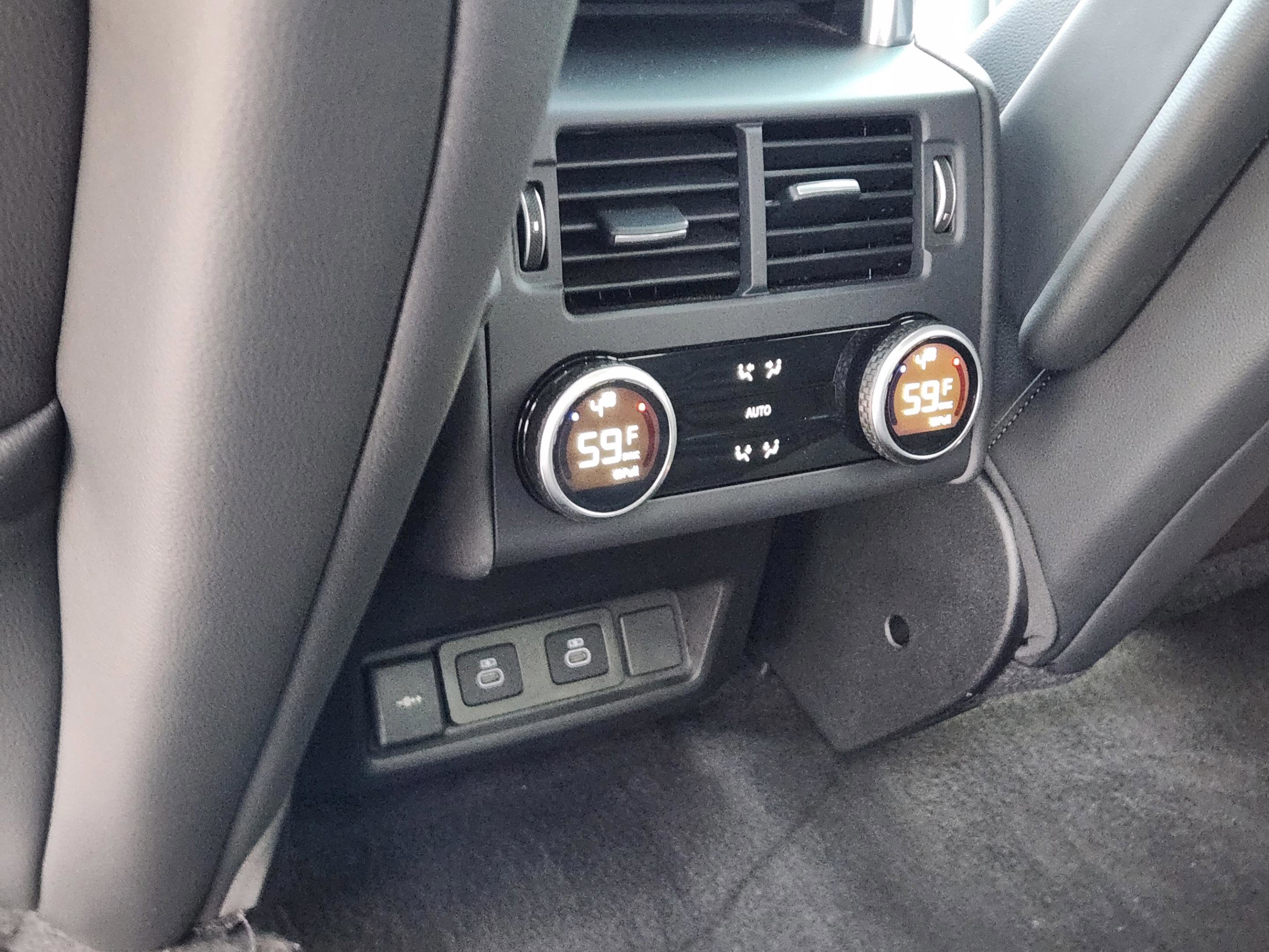 Certified 2025 Land Rover Discovery Dynamic SE AWD/4WD image 28