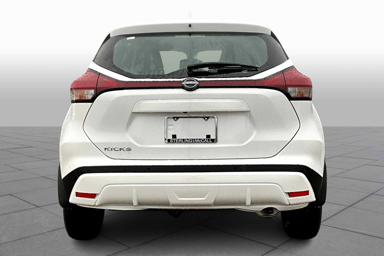 Used 2025 Nissan Kicks Play S FWD image 4
