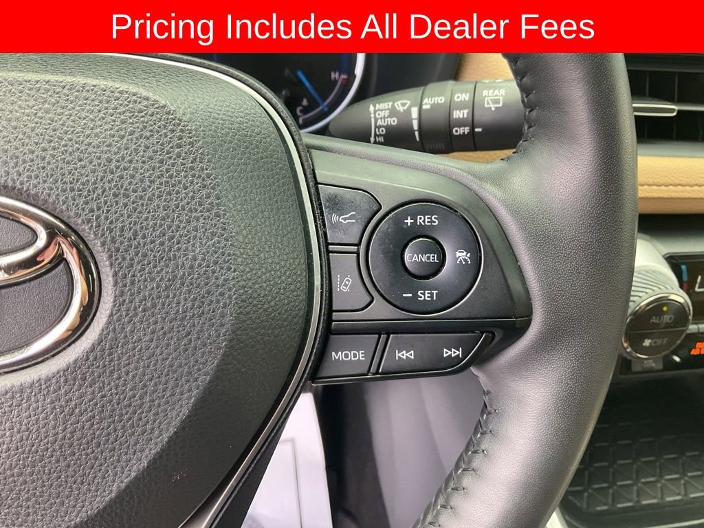Used 2023 Toyota RAV4 XLE Premium AWD/4WD image 9