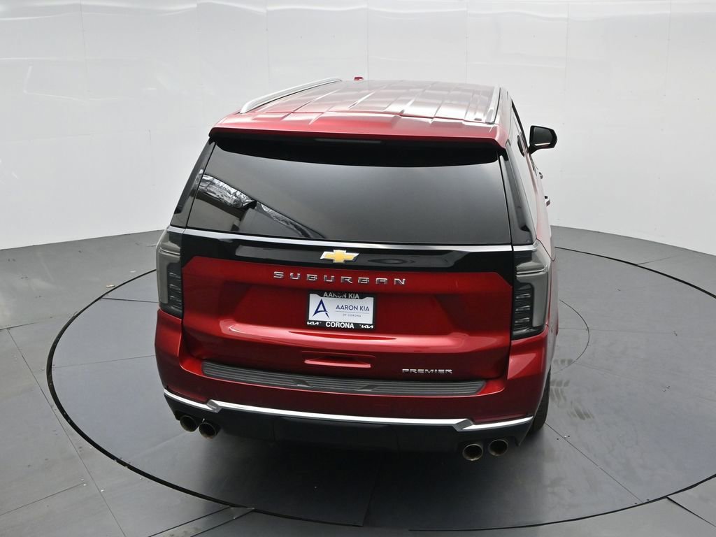 Used 2025 Chevrolet Suburban Premier image 32