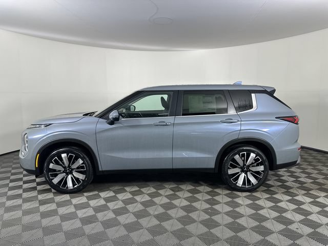 New 2026 Mitsubishi Outlander SE AWD/4WD image 3