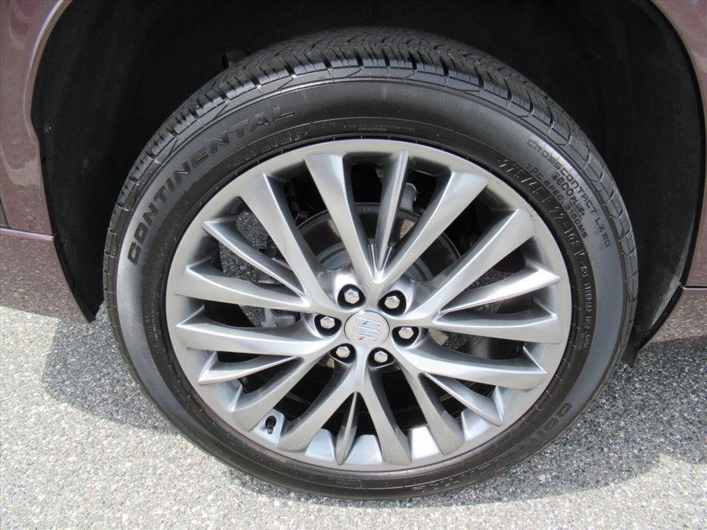 Used 2025 Buick Enclave Avenir w/ Super Cruise Package AWD/4WD image 8