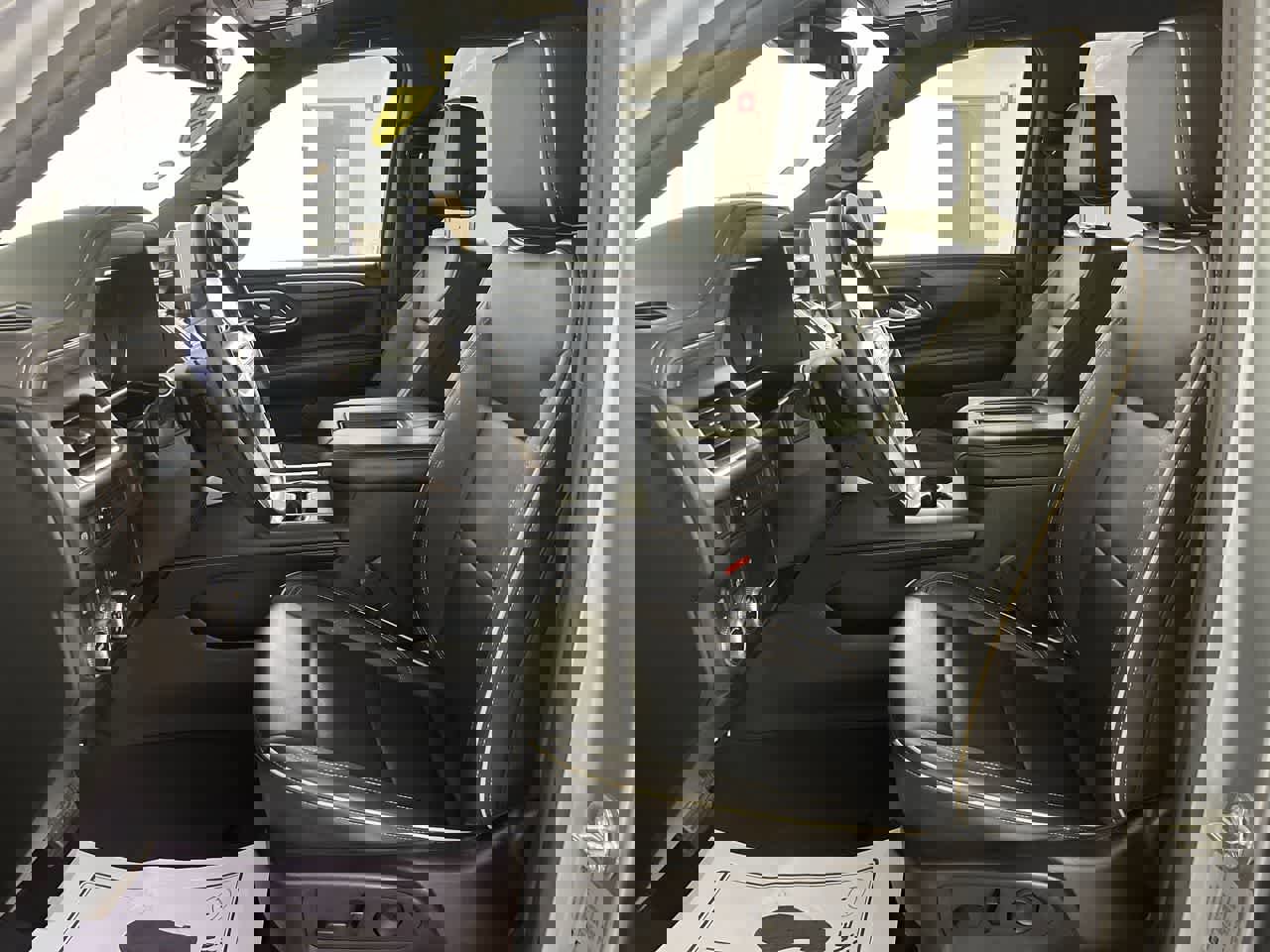 Used 2024 GMC Yukon SLT image 15