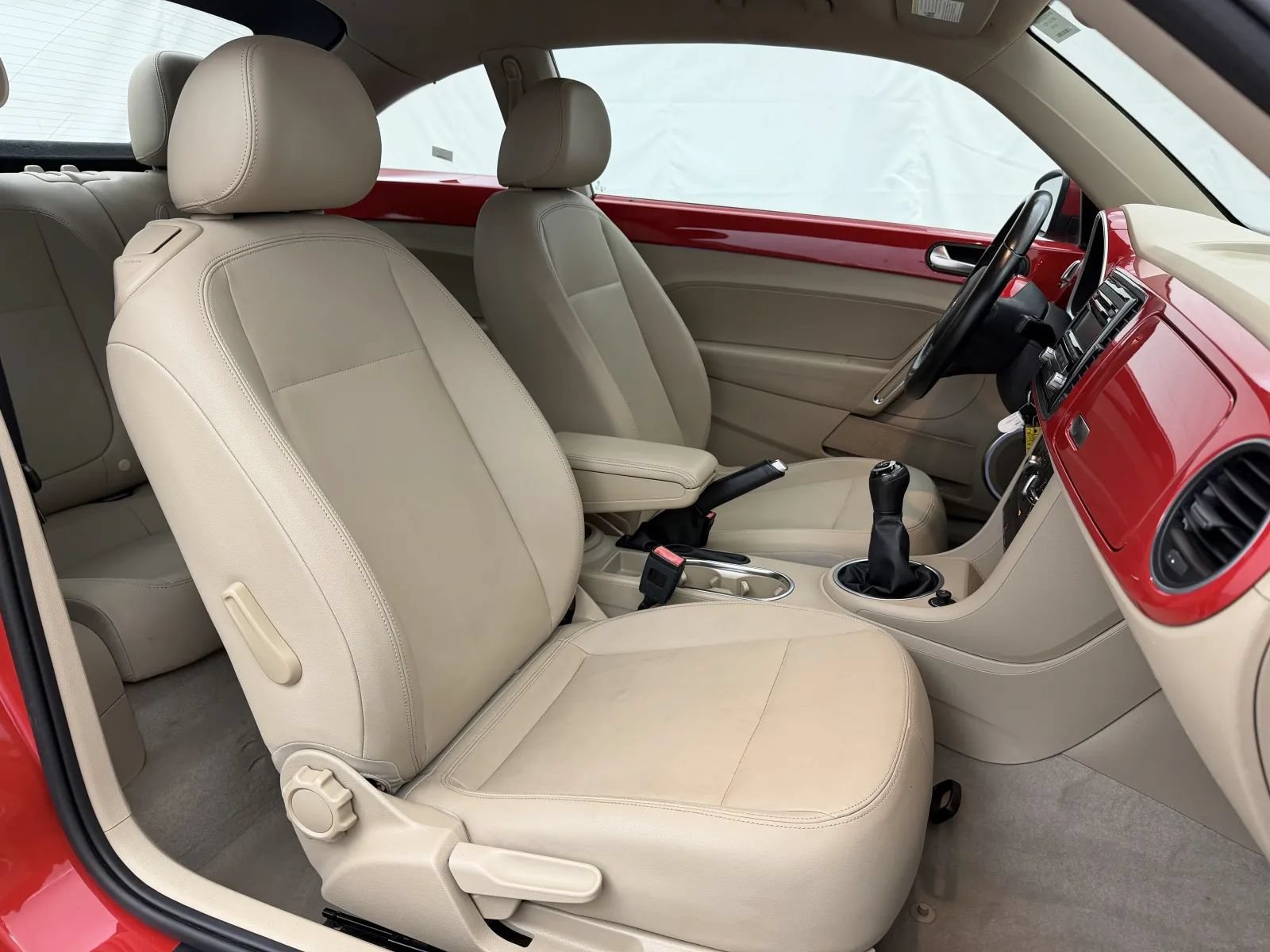 Used 2014 Volkswagen Beetle 2.5 FWD image 13