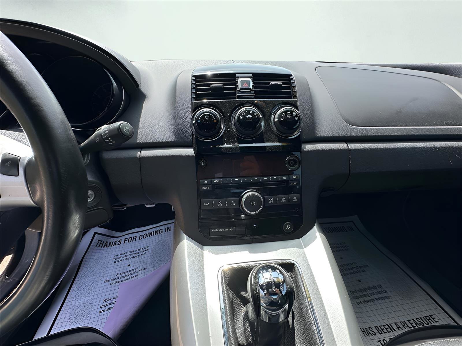 Used 2008 Saturn Sky w/ Weekend Getaway Package image 11