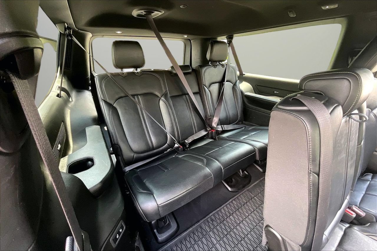 Certified 2024 Jeep Wagoneer L Series II w/ Flexible Seating Group AWD/4WD image 26