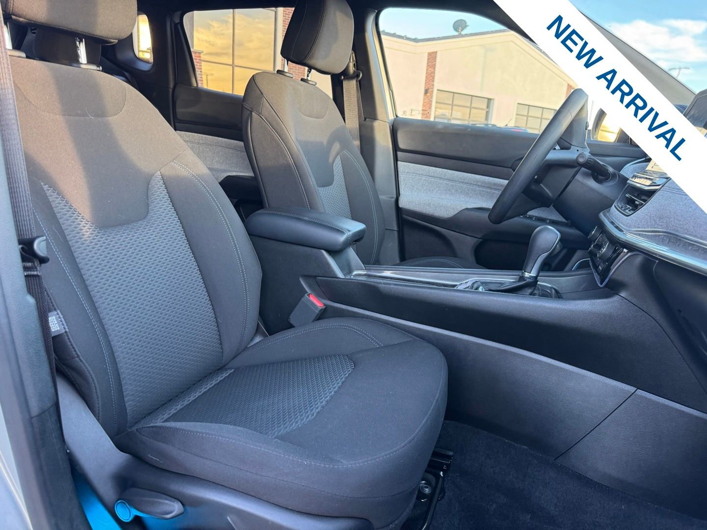 Used 2025 Jeep Compass Sport image 9