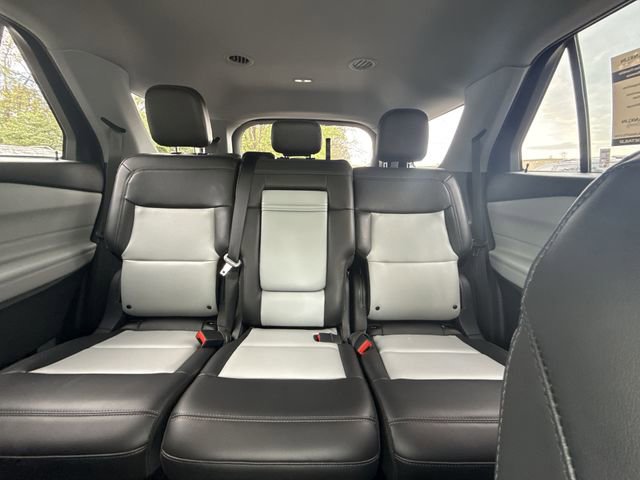 Used 2024 Ford Explorer XLT w/ Equipment Group 202A image 21