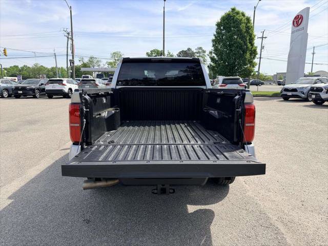 Certified 2025 Toyota Tacoma SR5 AWD/4WD image 15