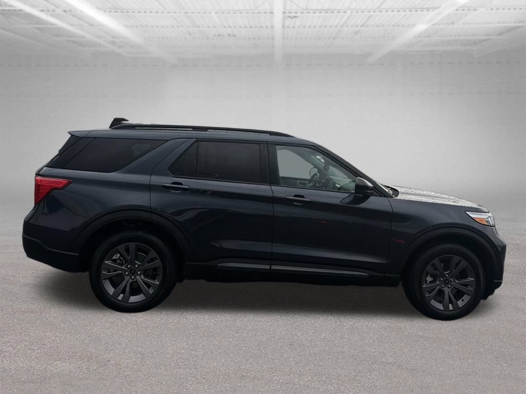 Used 2023 Ford Explorer XLT w/ Equipment Group 202A AWD/4WD image 14