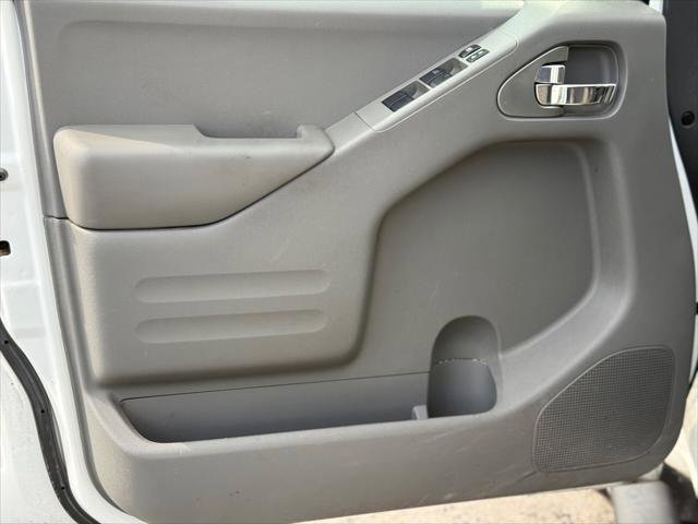 Used 2021 Nissan Frontier SV w/ Midnight Edition Floor Mats AWD/4WD image 14