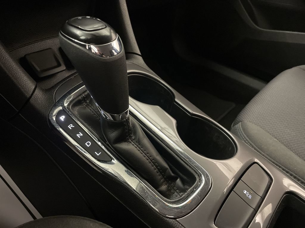 Used 2018 Chevrolet Cruze LT w/ Convenience Package FWD image 9