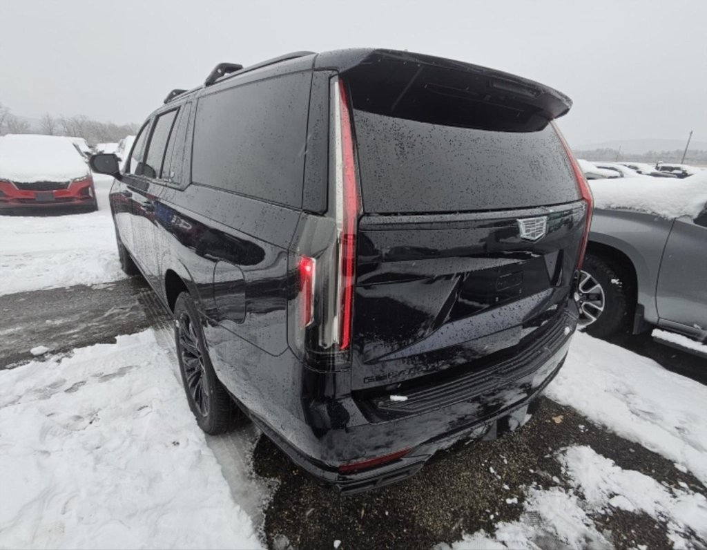 Used 2024 Cadillac Escalade ESV Sport Platinum w/ LPO, ONYX Package image 6