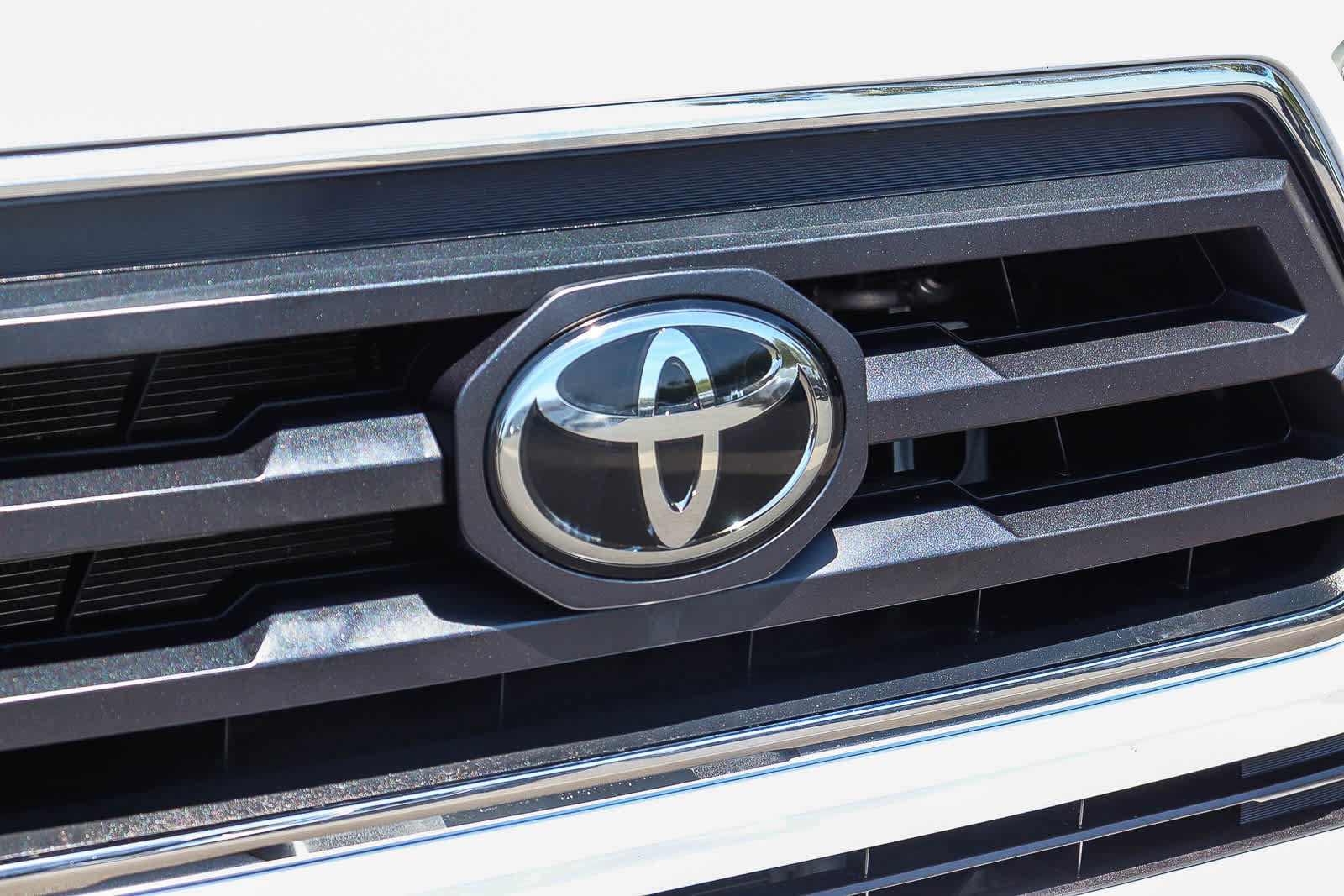 Used 2021 Toyota Tacoma SR5 RWD image 4