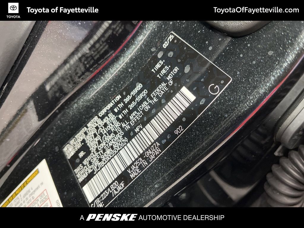 Used 2025 Lexus GX 550 w/ Accessory Package (2T) image 33