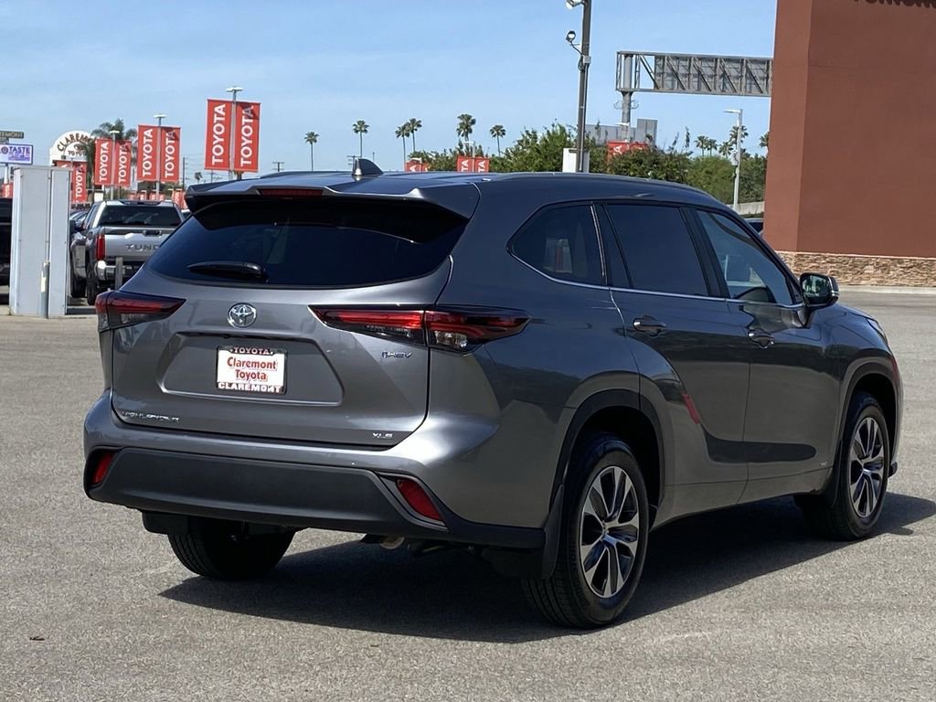 Certified 2026 Toyota Highlander XLE image 43