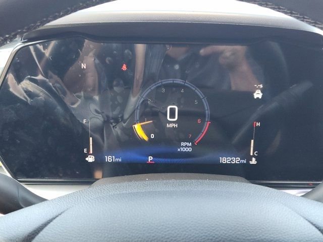 Used 2024 Chevrolet Trax LT w/ Sunroof Package image 7