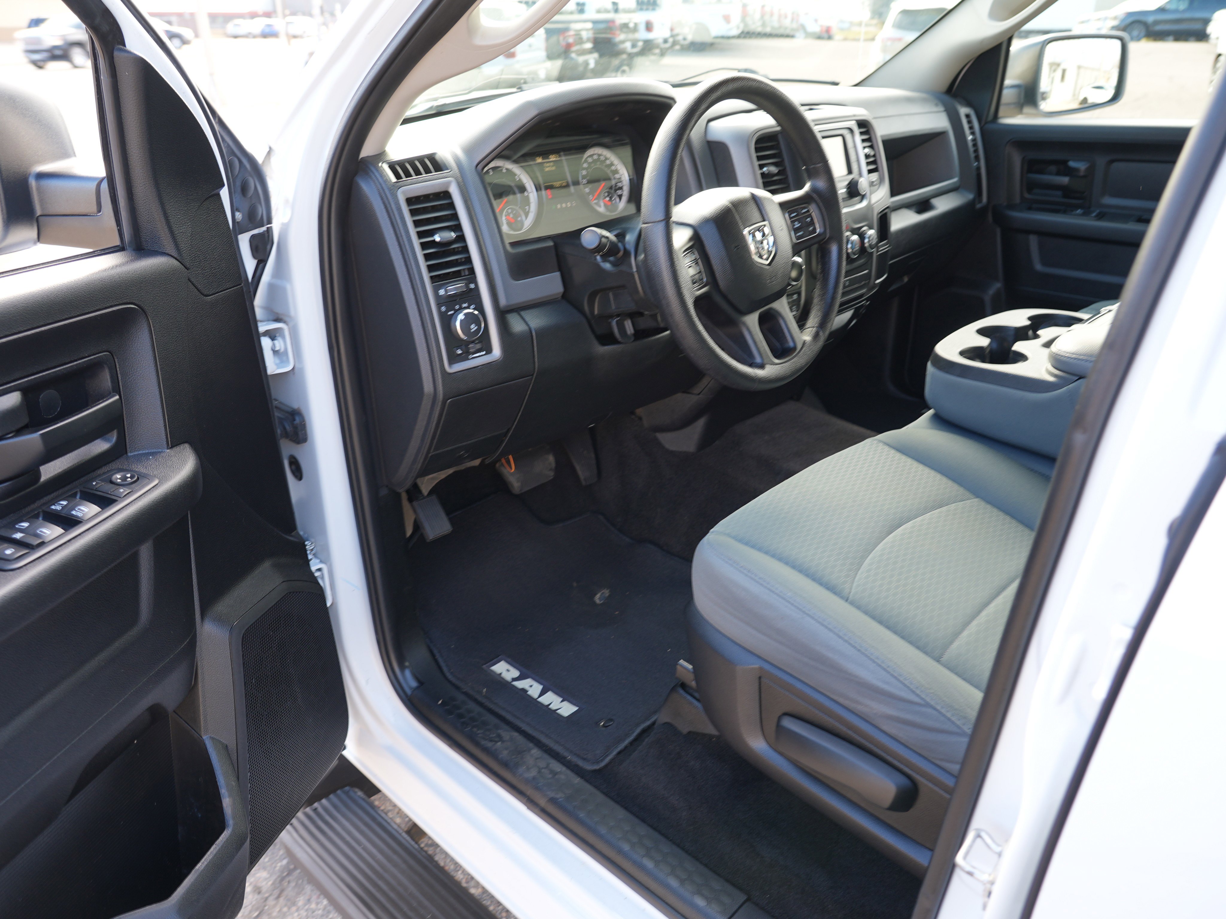 Used 2017 RAM 1500 Express image 15