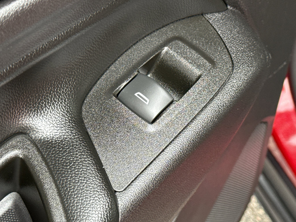 Used 2020 Chevrolet Equinox LT FWD image 30