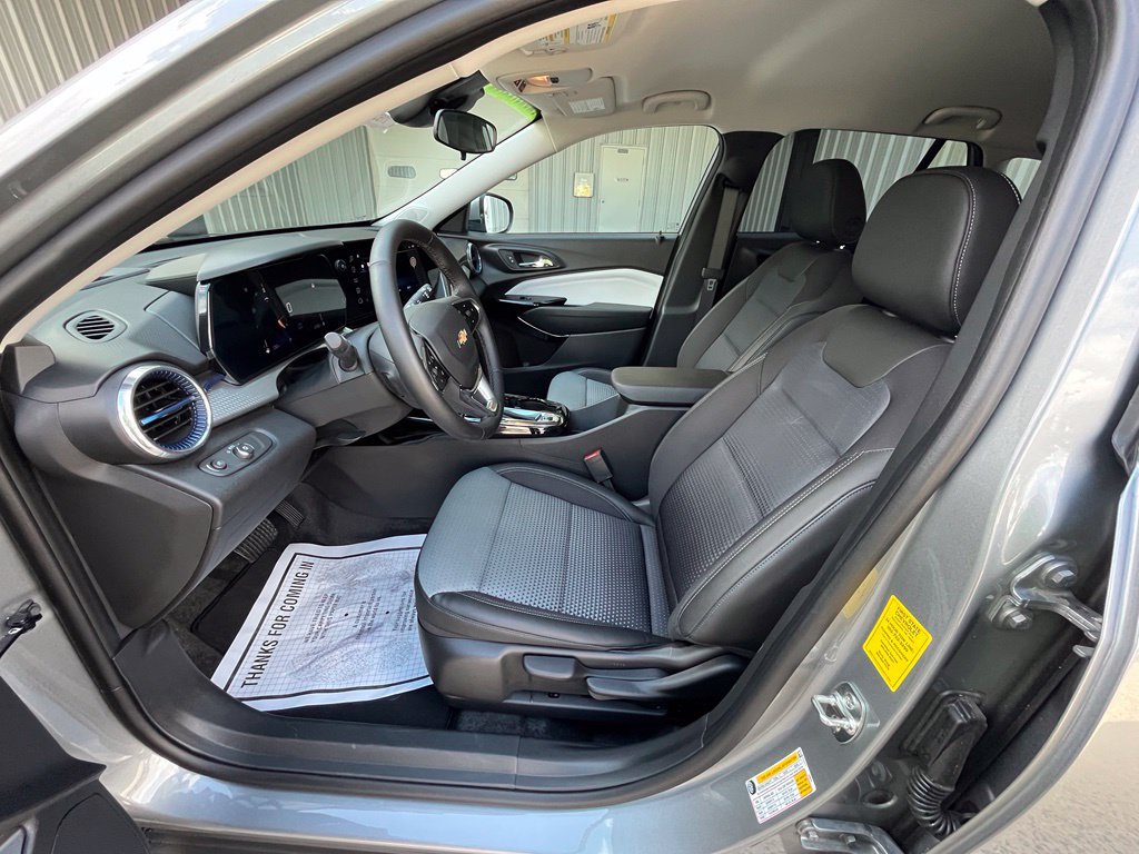New 2026 Chevrolet Trax LT w/ Driver Confidence Package FWD image 14