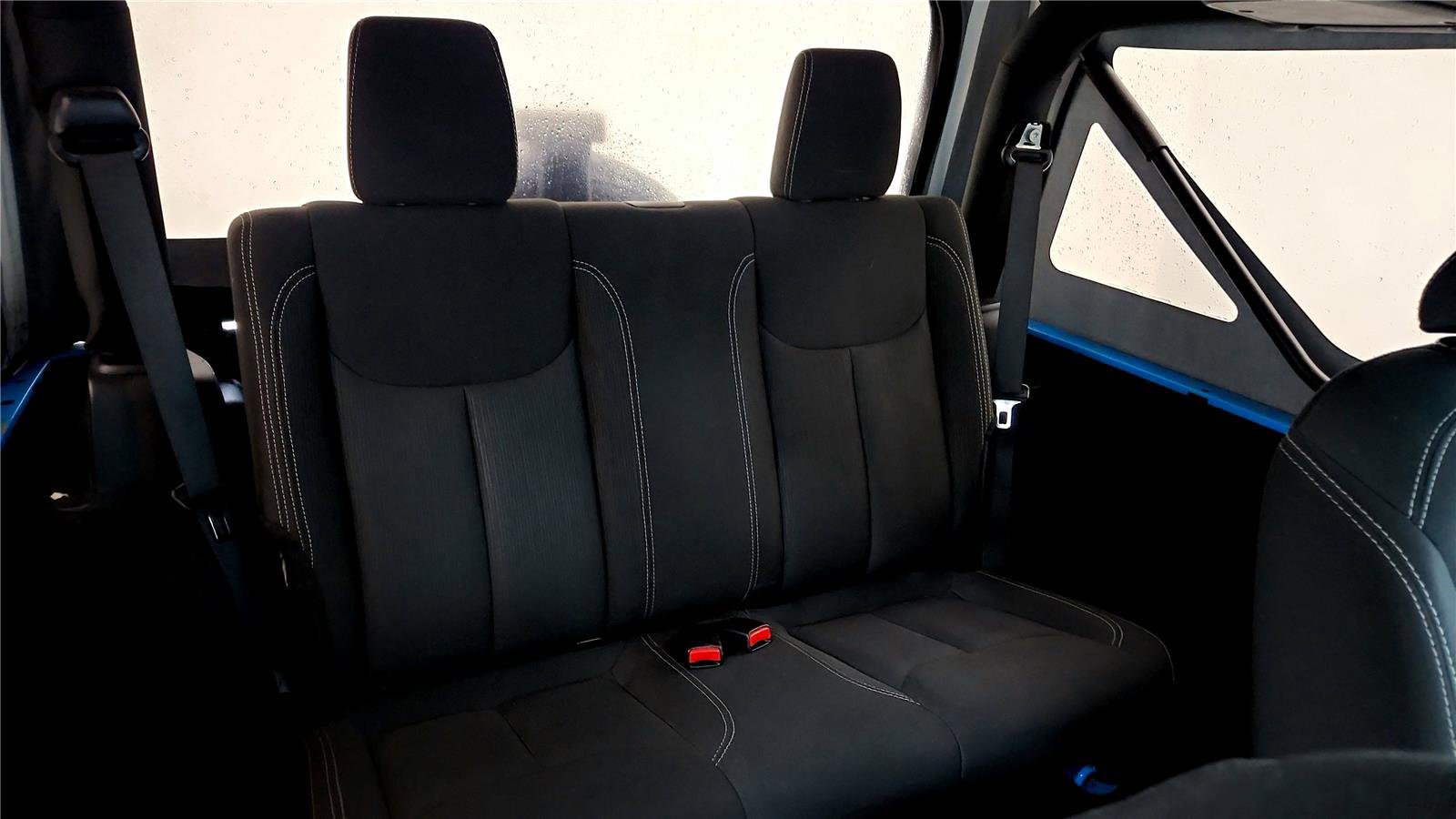 Used 2018 Jeep Wrangler Sahara w/ Connectivity Group image 12