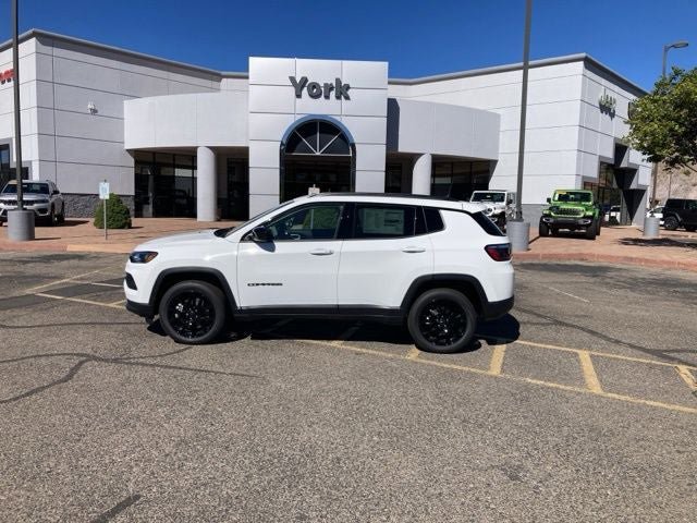 New 2026 Jeep Compass Latitude AWD/4WD image 1