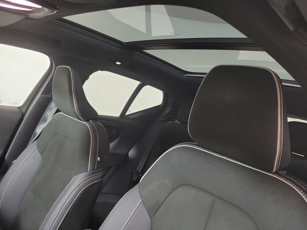 Used 2022 Volvo XC40 P8 Recharge Ultimate image 24