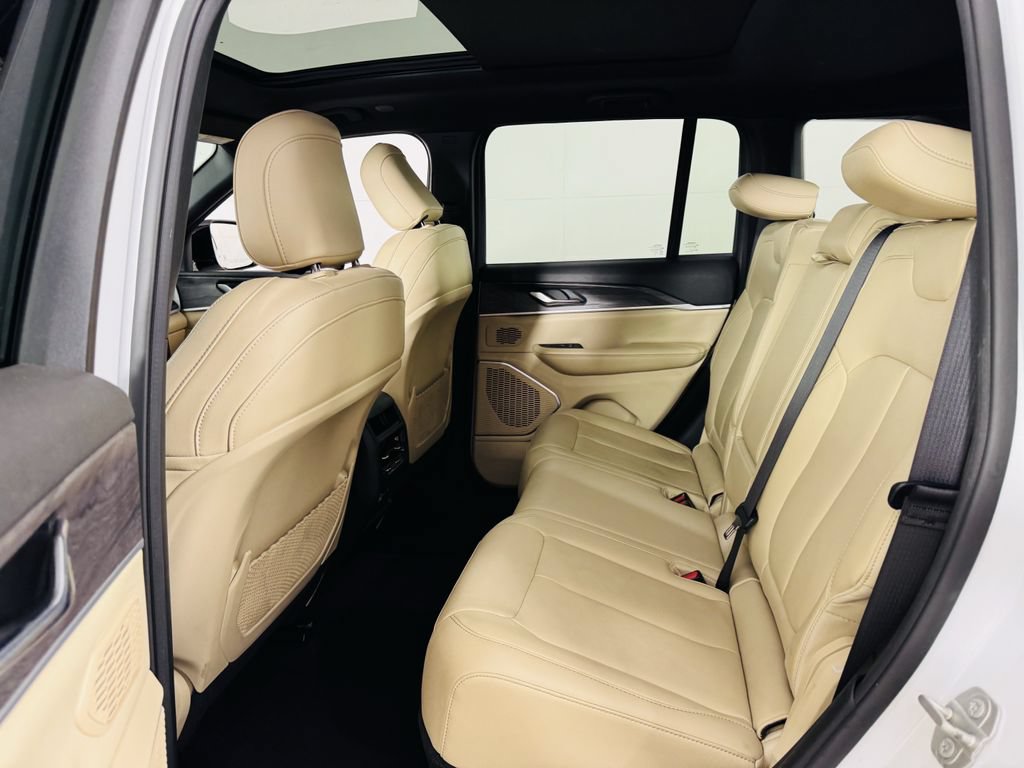Used 2024 Jeep Grand Cherokee Limited 4xe AWD/4WD image 24