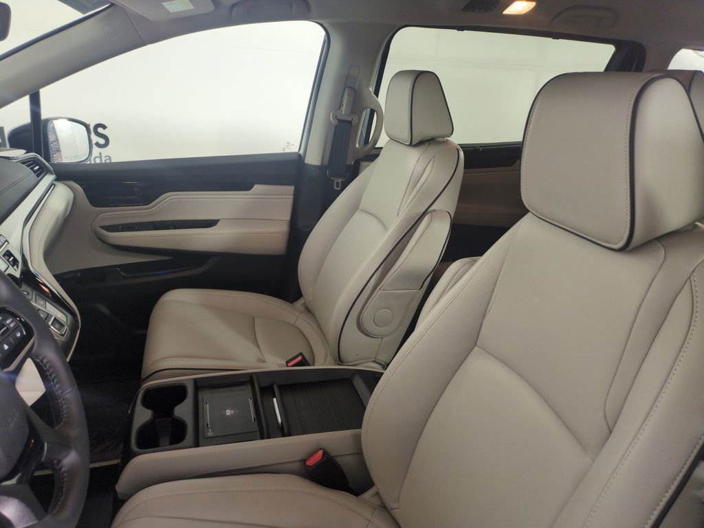 Certified 2025 Honda Odyssey Touring image 13