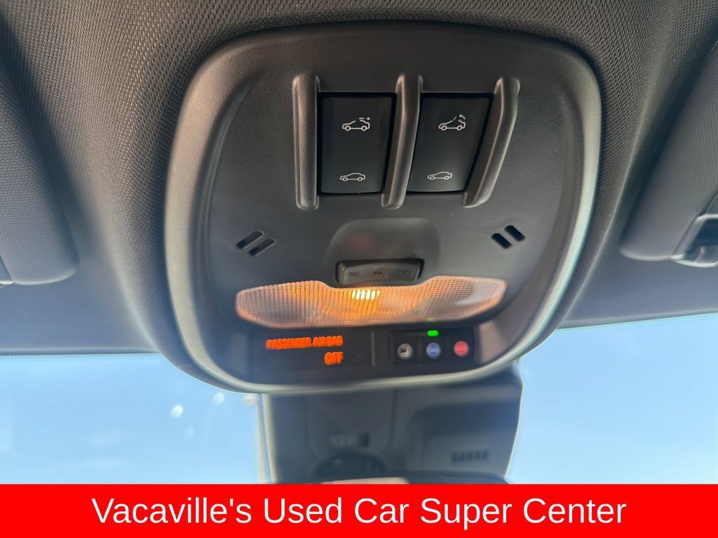 Used 2025 Chevrolet Trax RS w/ Sunroof Package FWD image 21