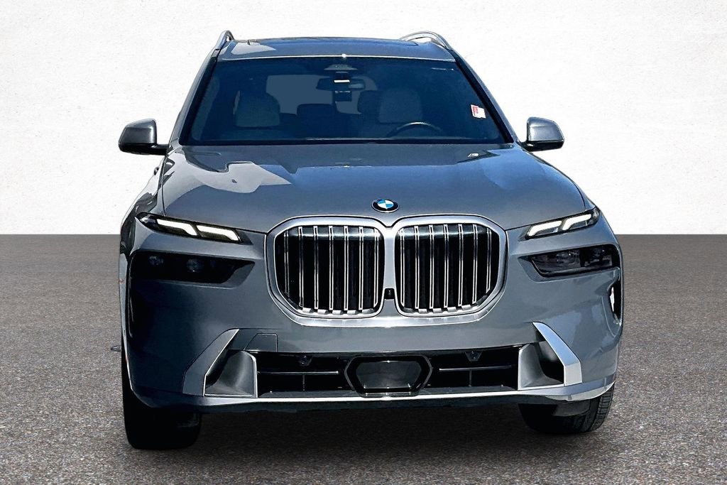 Used 2024 BMW X7 xDrive40i w/ Parking Assistance Package AWD/4WD image 3