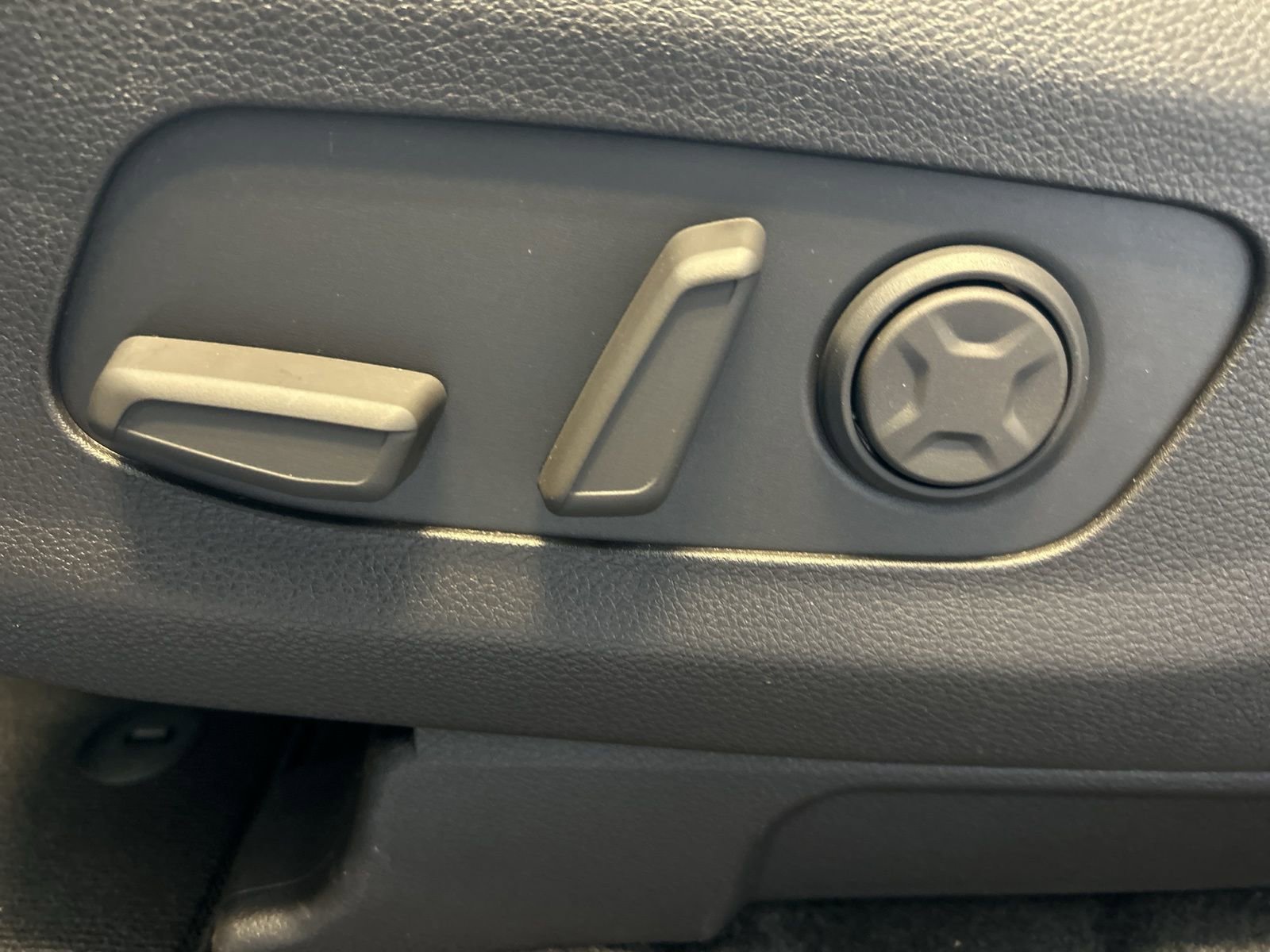 New 2026 Kia Carnival EX image 25